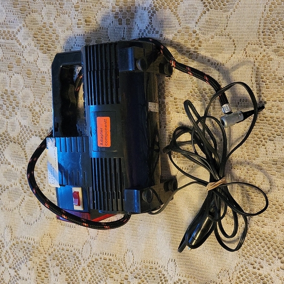 Vintage Automotive Air Pump - Picture 5 of 11